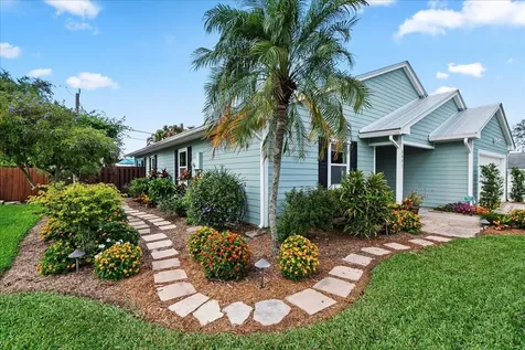 8093 SE Carlton Street Hobe Sound FL 33455