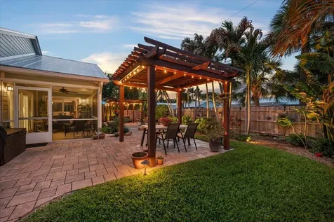 8093 SE Carlton Street Hobe Sound FL 33455