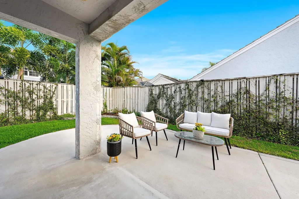 58 Admirals Court Palm Beach Gardens FL 33418