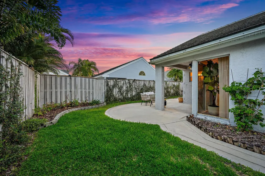 58 Admirals Court Palm Beach Gardens FL 33418