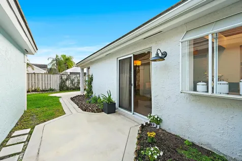 58 Admirals Court Palm Beach Gardens FL 33418