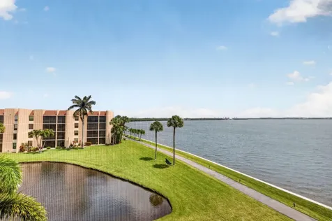 3382 NE Causeway Boulevard Jensen Beach FL 34957