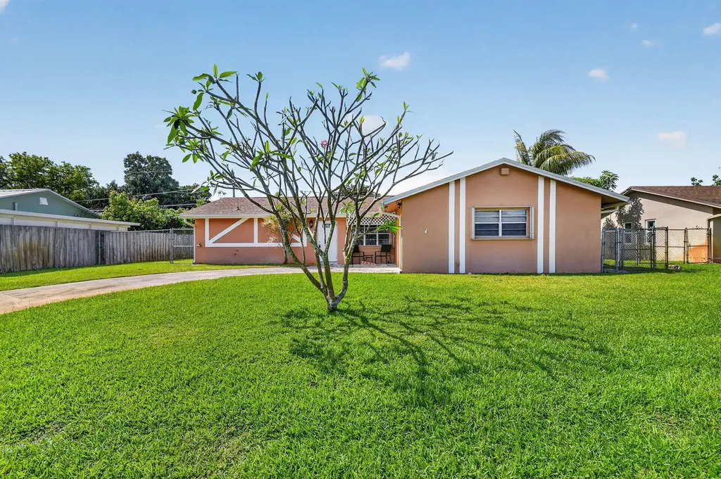 3950 Aladdin Avenue Boynton Beach FL 33436
