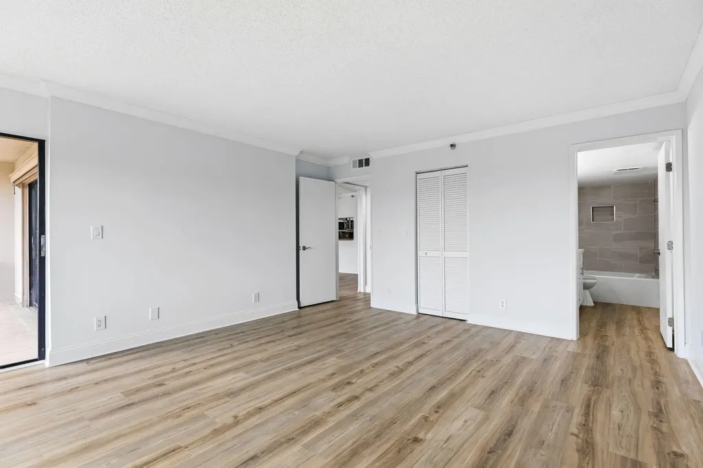 2202 S Cypress Bend Drive Pompano Beach FL 33069