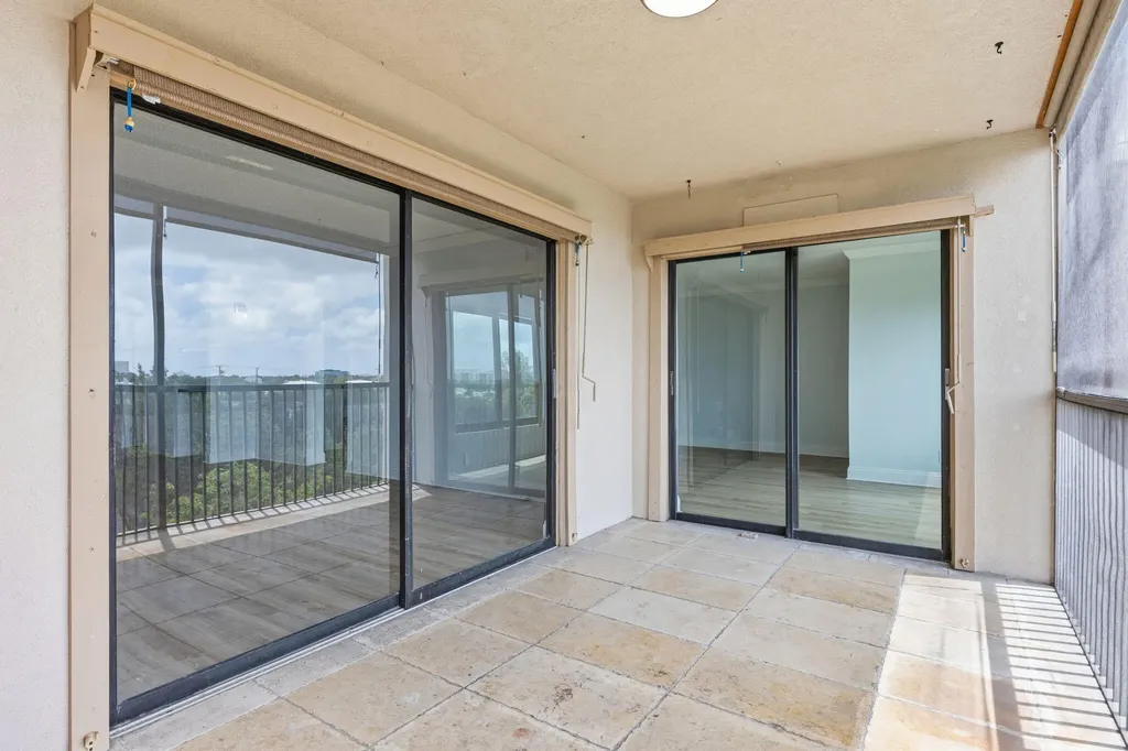 2202 S Cypress Bend Drive Pompano Beach FL 33069