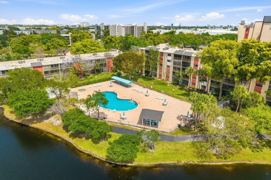 2202 S Cypress Bend Drive Pompano Beach FL 33069