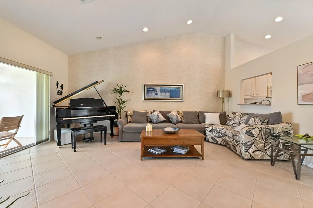 6077 Lake Hibiscus Drive Delray Beach FL 33484