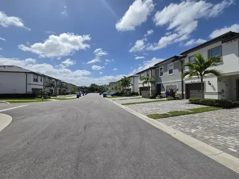 3213 Watercress Drive Lauderdale Lakes FL 33311