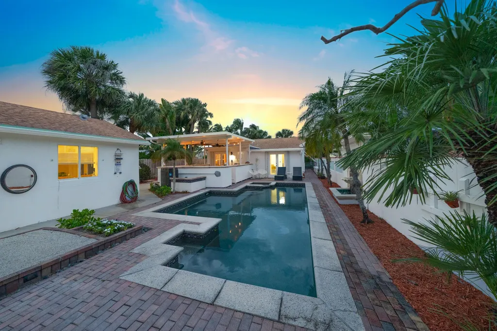 205 N 18th Avenue Avenue N Lake Worth Beach FL 33460