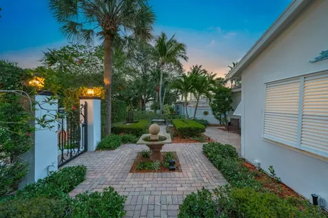 205 N 18th Avenue Avenue N Lake Worth Beach FL 33460