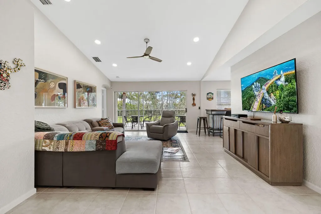 8050 Aberdeen Drive Boynton Beach FL 33472