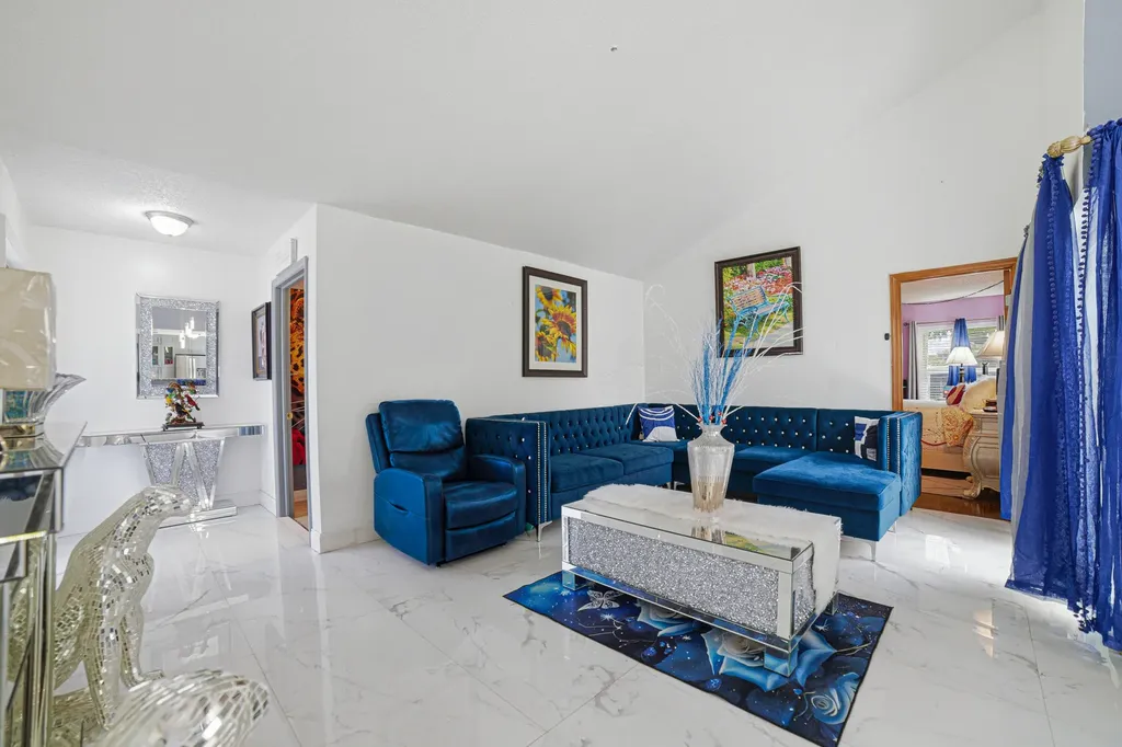 3517 NW 73rd Way NW Coral Springs FL 33065