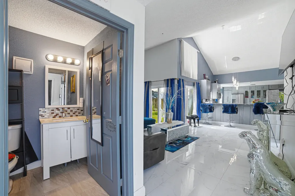3517 NW 73rd Way NW Coral Springs FL 33065