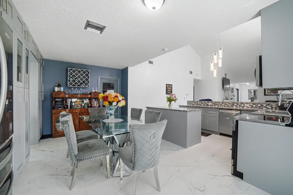 3517 NW 73rd Way NW Coral Springs FL 33065