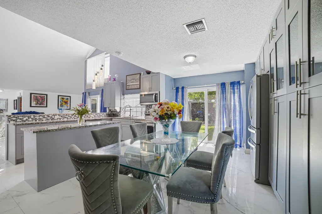 3517 NW 73rd Way NW Coral Springs FL 33065