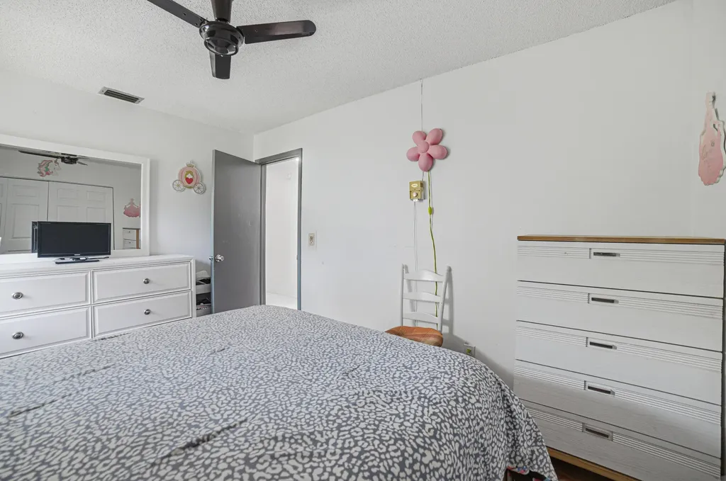 3517 NW 73rd Way NW Coral Springs FL 33065