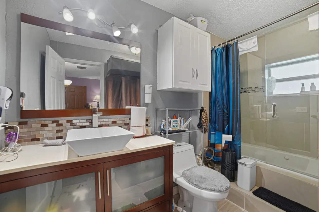 3517 NW 73rd Way NW Coral Springs FL 33065