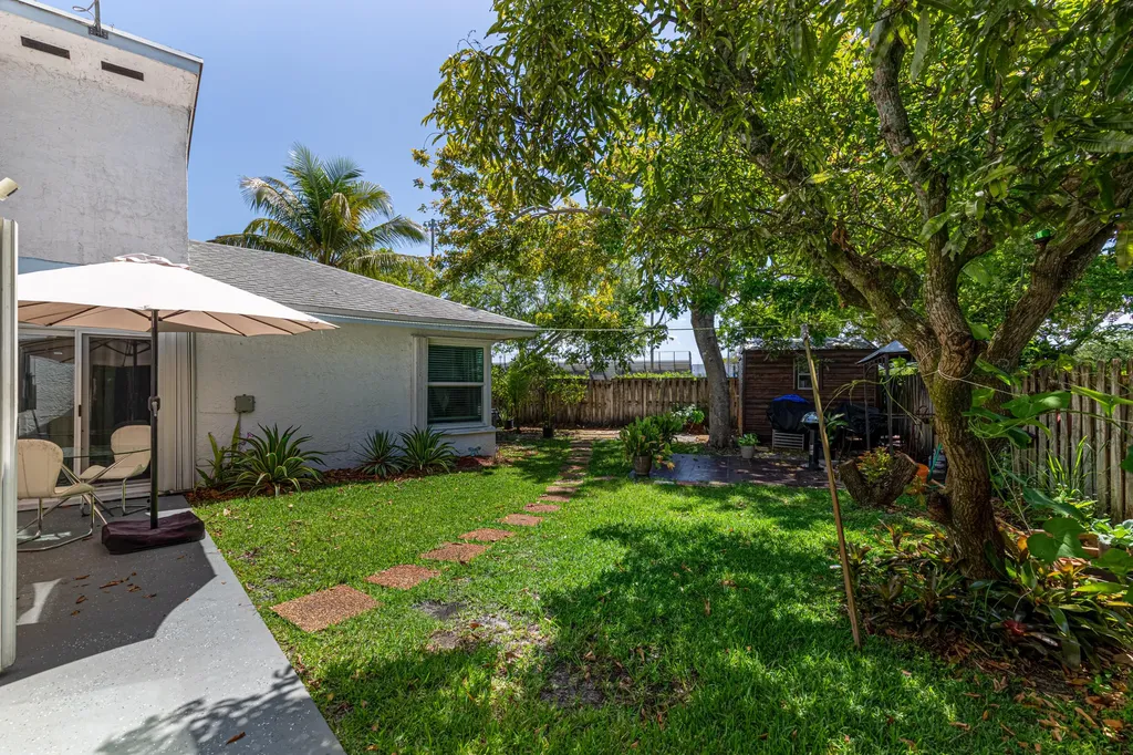 3517 NW 73rd Way NW Coral Springs FL 33065