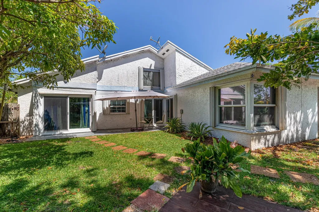 3517 NW 73rd Way NW Coral Springs FL 33065