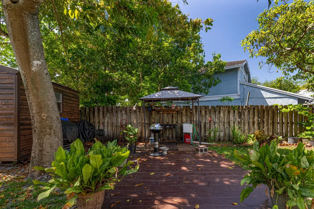 3517 NW 73rd Way NW Coral Springs FL 33065