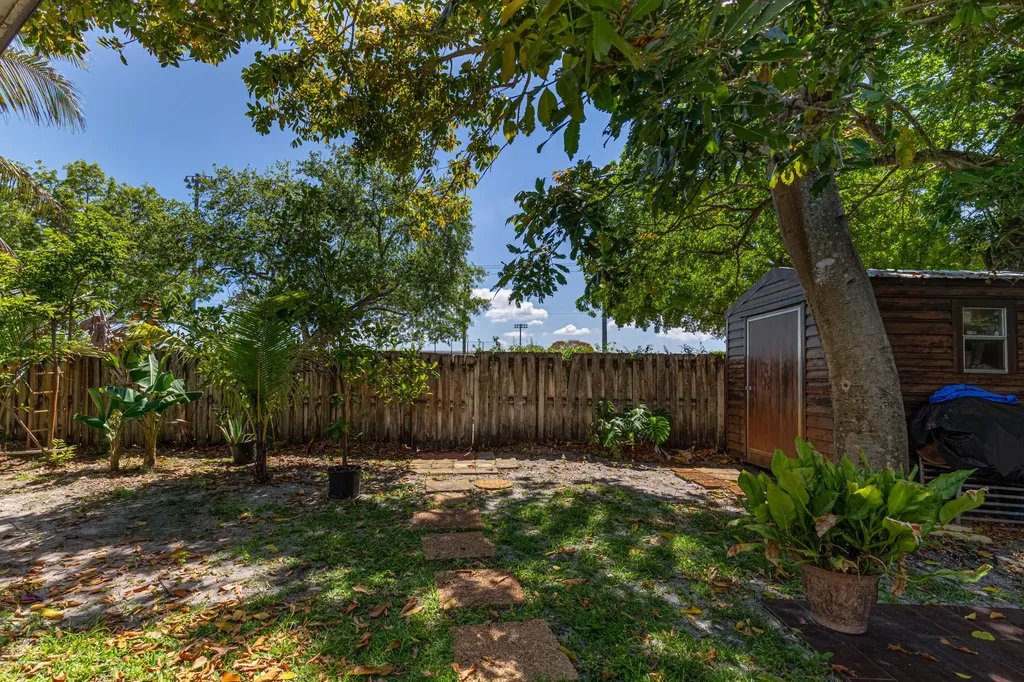 3517 NW 73rd Way NW Coral Springs FL 33065