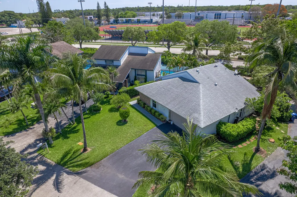 3517 NW 73rd Way NW Coral Springs FL 33065