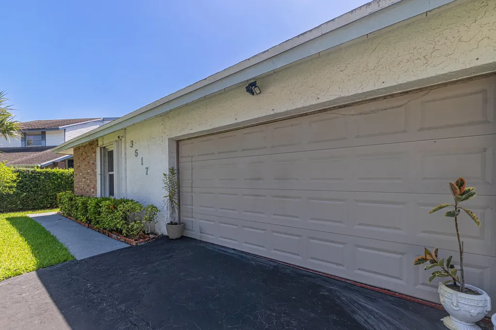 3517 NW 73rd Way NW Coral Springs FL 33065