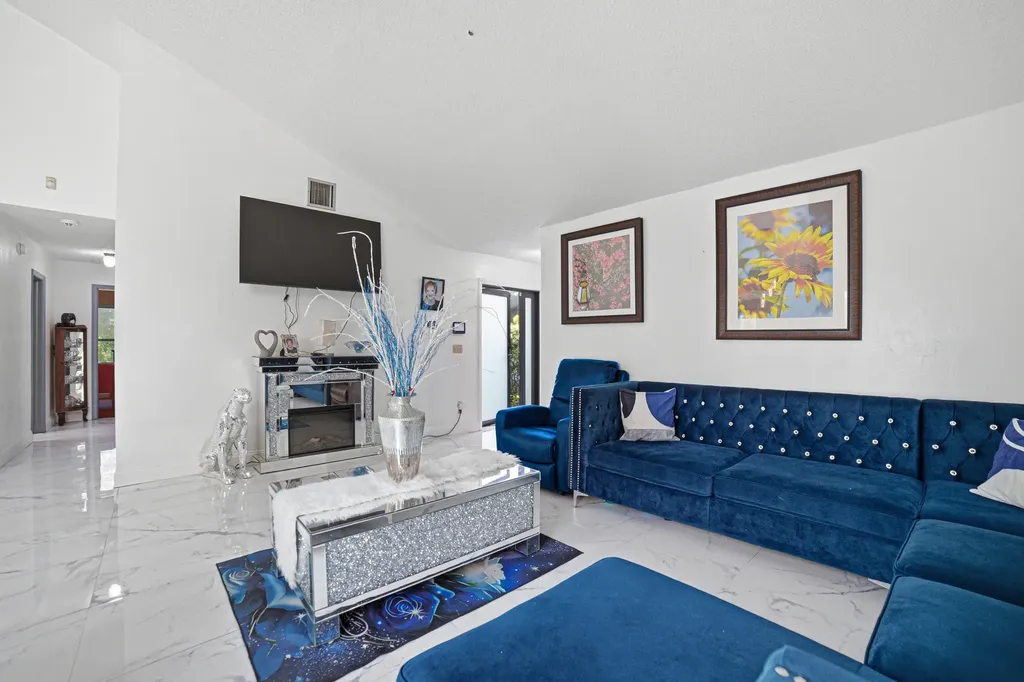 3517 NW 73rd Way NW Coral Springs FL 33065
