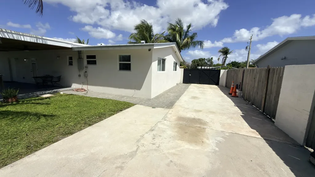 620 NE 24th Street Pompano Beach FL 33064