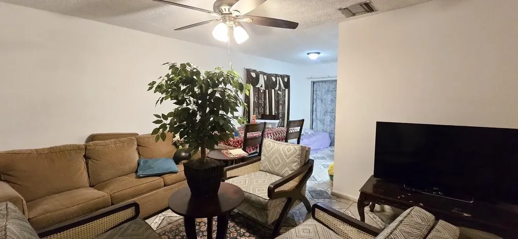 233 SE 26th Avenue Boynton Beach FL 33435