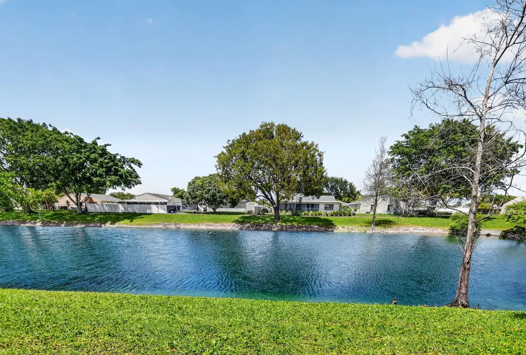 8353 Huntsman Place Boca Raton FL 33433