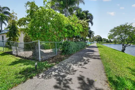 8353 Huntsman Place Boca Raton FL 33433