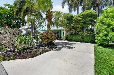 8353 Huntsman Place Boca Raton FL 33433