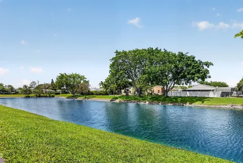 8353 Huntsman Place Boca Raton FL 33433