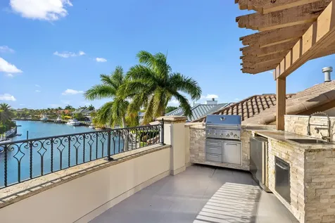 3201 NE 27th Avenue Lighthouse Point FL 33064