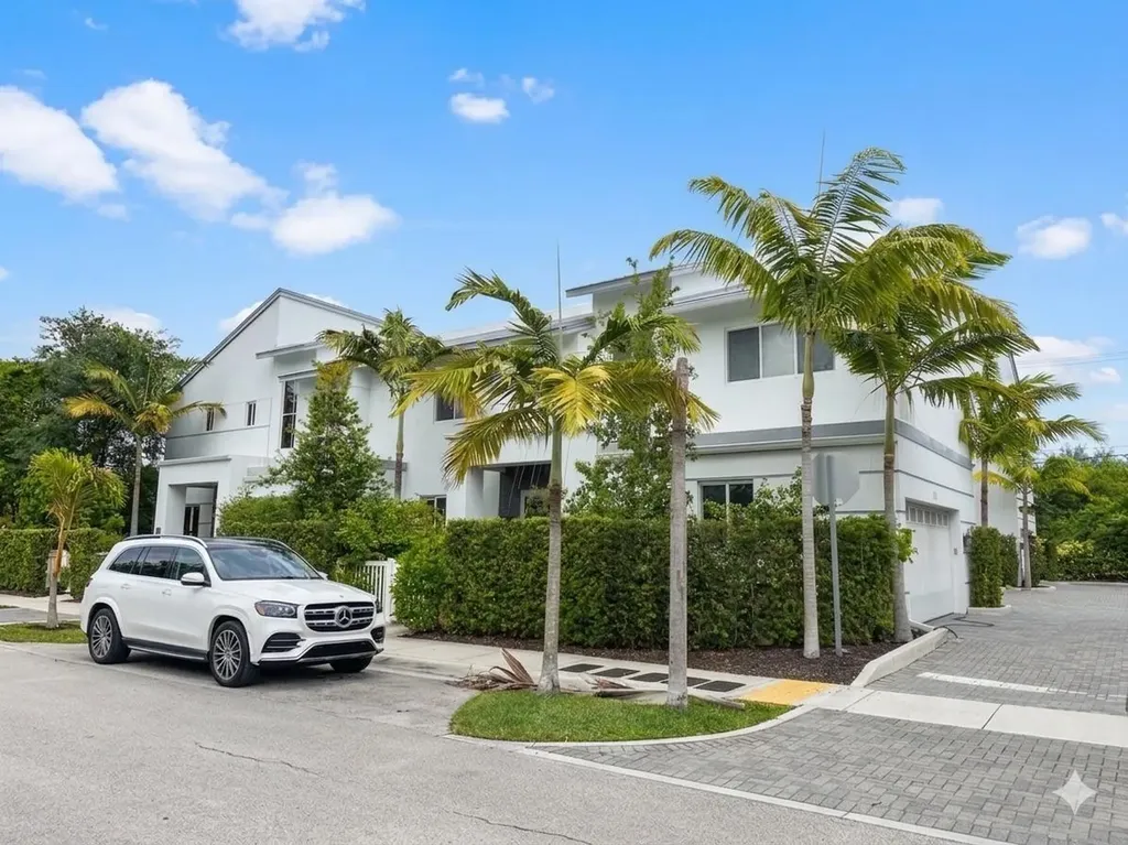 1114 NE 14th Avenue Fort Lauderdale FL 33304