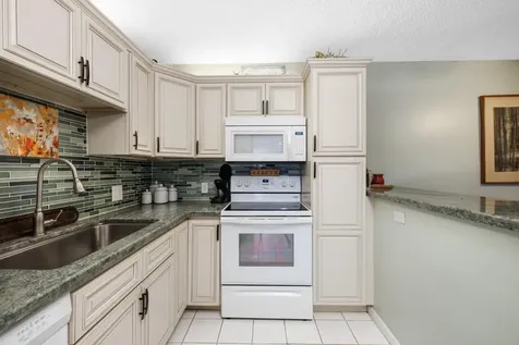 6197 SE Riverboat Drive Stuart FL 34997