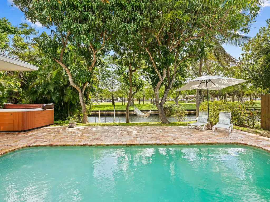 1320 SW 55th Avenue Plantation FL 33317