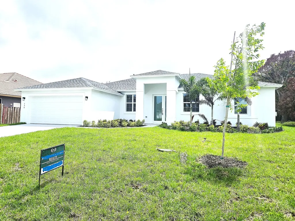 758 SW Mccoy Avenue Port St Lucie FL 34953