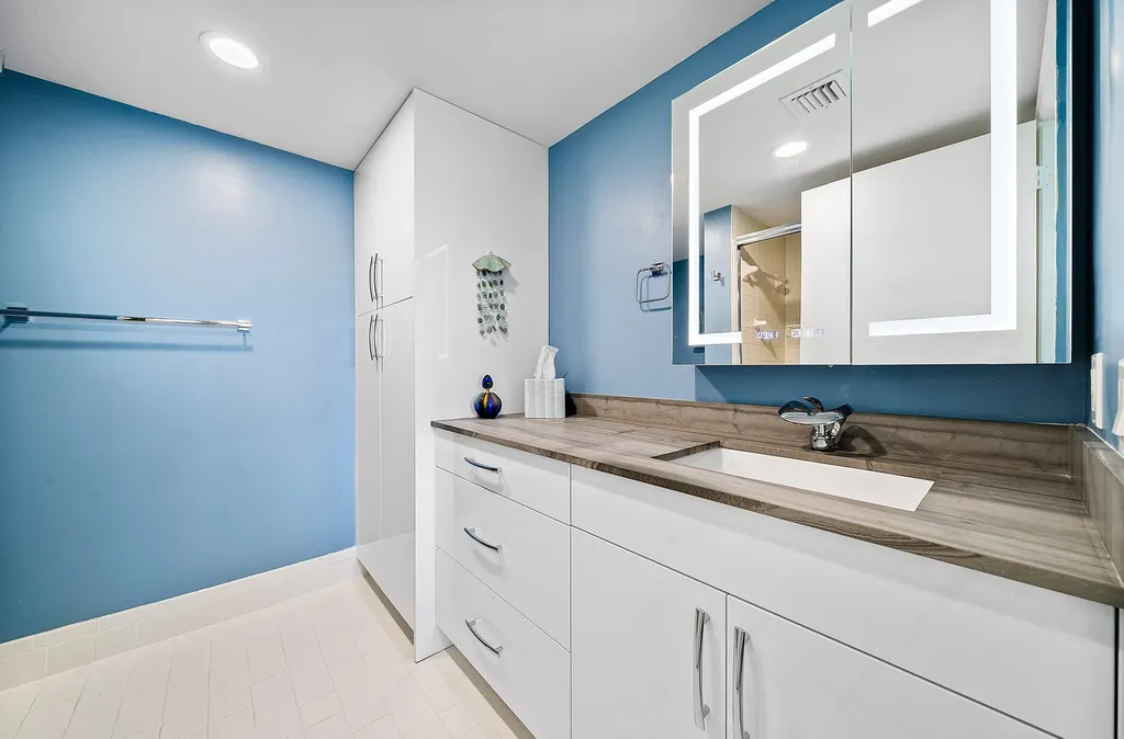 6065 Pointe Regal Circle Delray Beach FL 33484