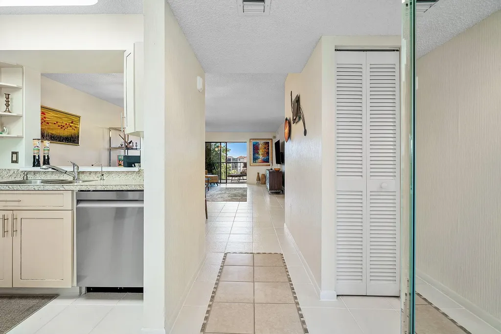 6065 Pointe Regal Circle Delray Beach FL 33484