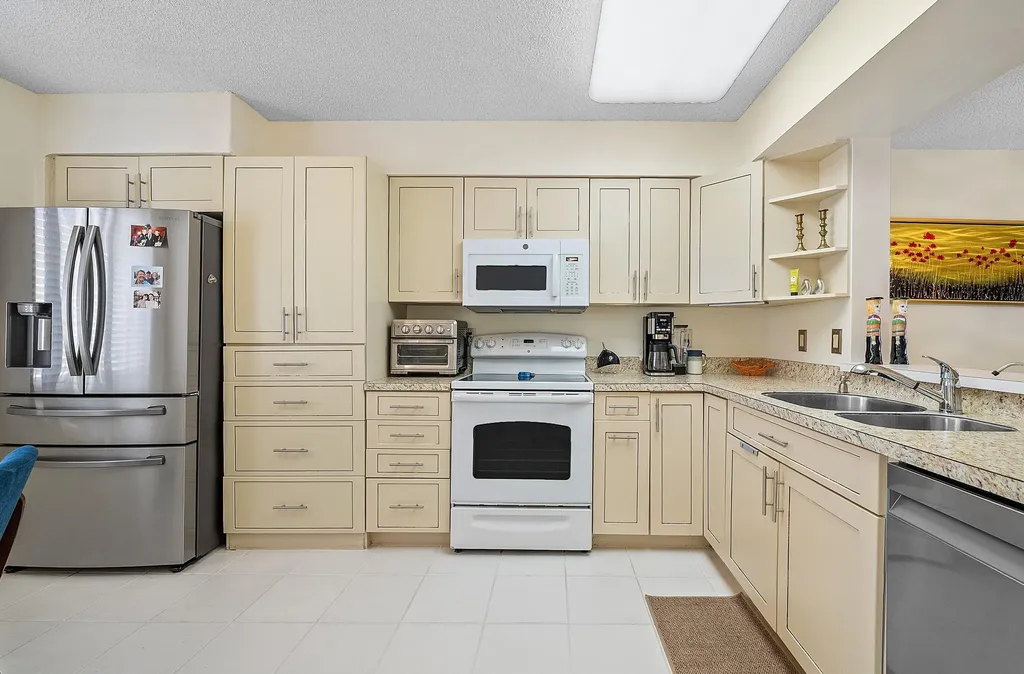 6065 Pointe Regal Circle Delray Beach FL 33484