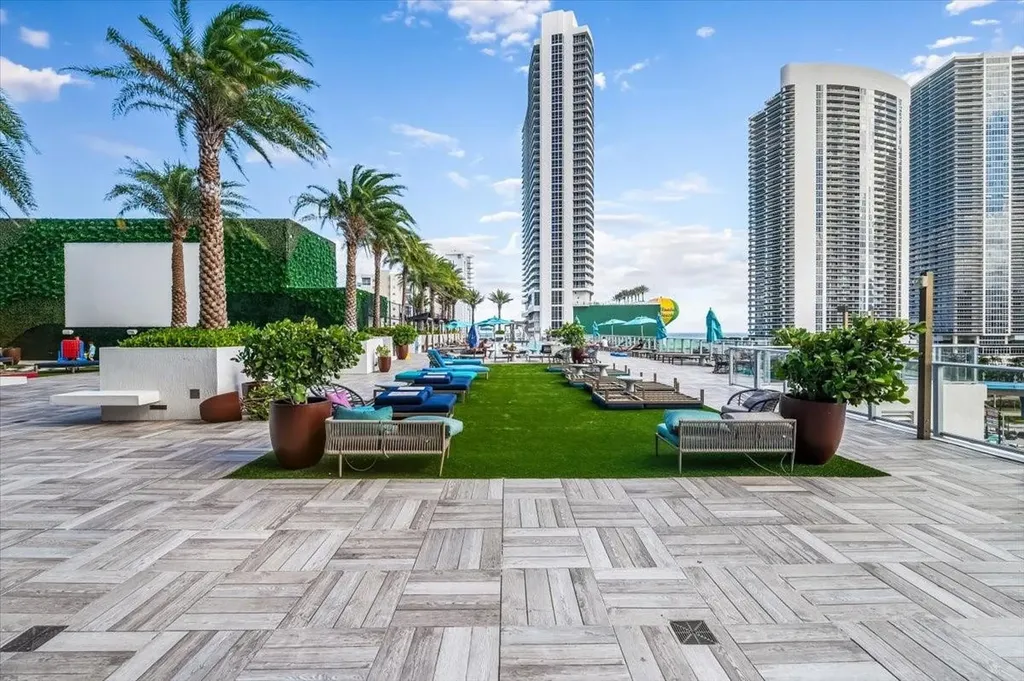 4010 S Ocean Drive Hollywood FL 33019