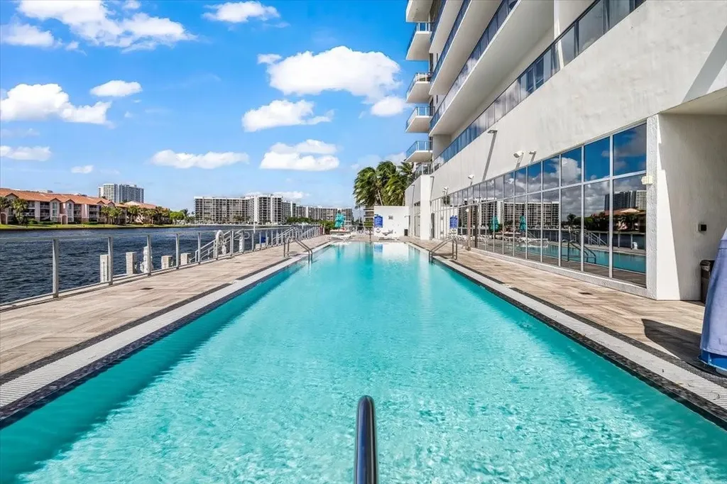 4010 S Ocean Drive Hollywood FL 33019