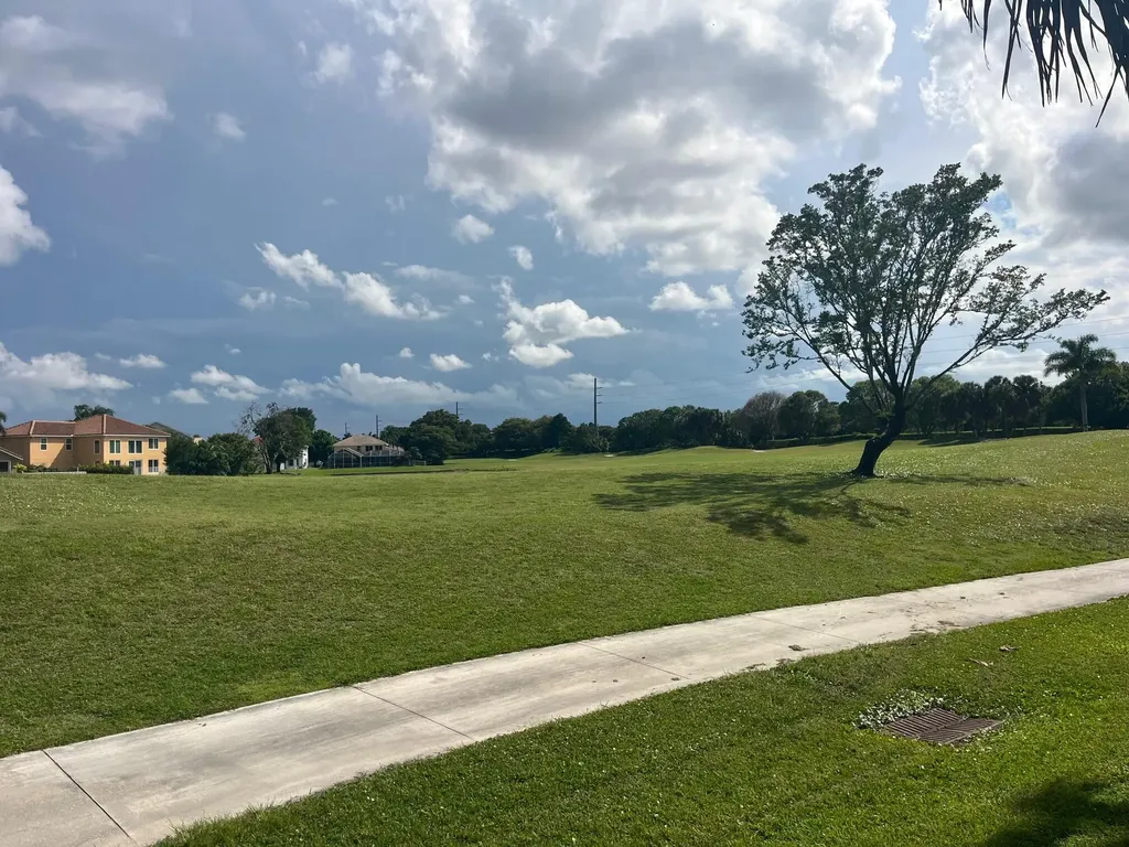 6304 Barton Creek Circle Lake Worth FL 33463