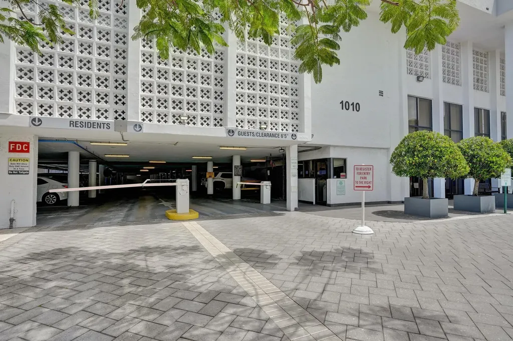 1010 S Ocean Boulevard Pompano Beach FL 33062