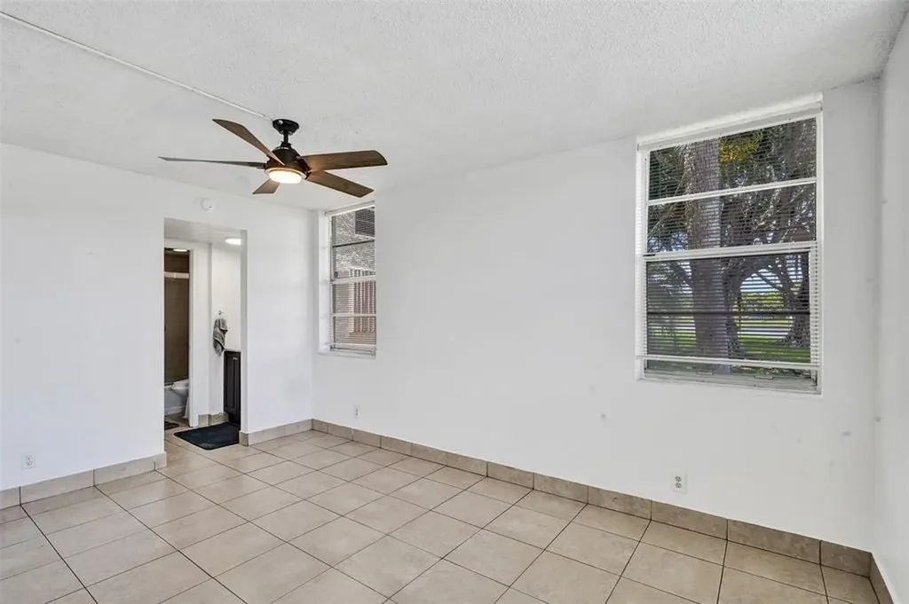 9440 Poinciana Place Davie FL 33324