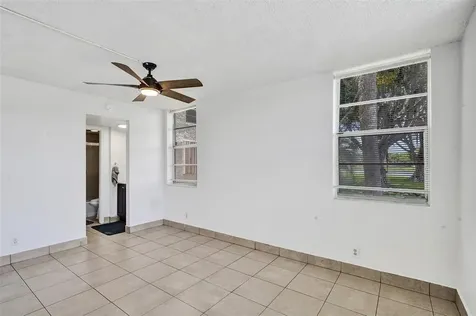9440 Poinciana Place Davie FL 33324