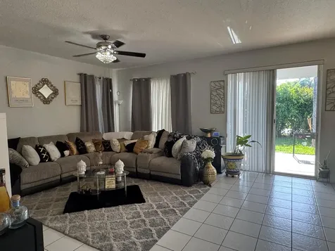 1011 Salmon Isle Greenacres FL 33413