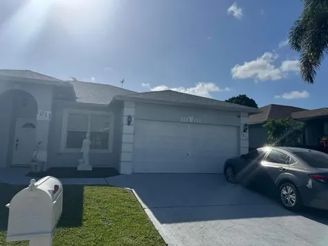 1011 Salmon Isle Greenacres FL 33413
